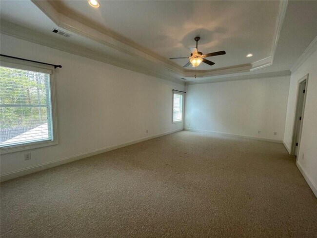 Building Photo - 3483 Lost Oak Dr NE