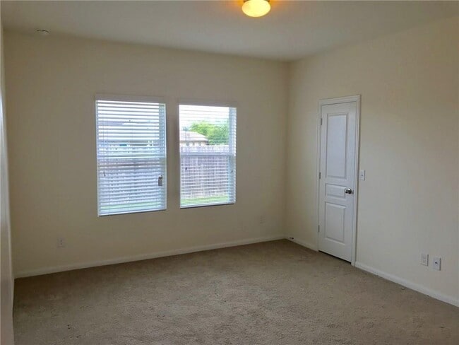 Building Photo - 364 Westminster Dr