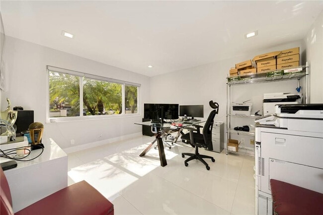 Building Photo - 11839 Highland Pl