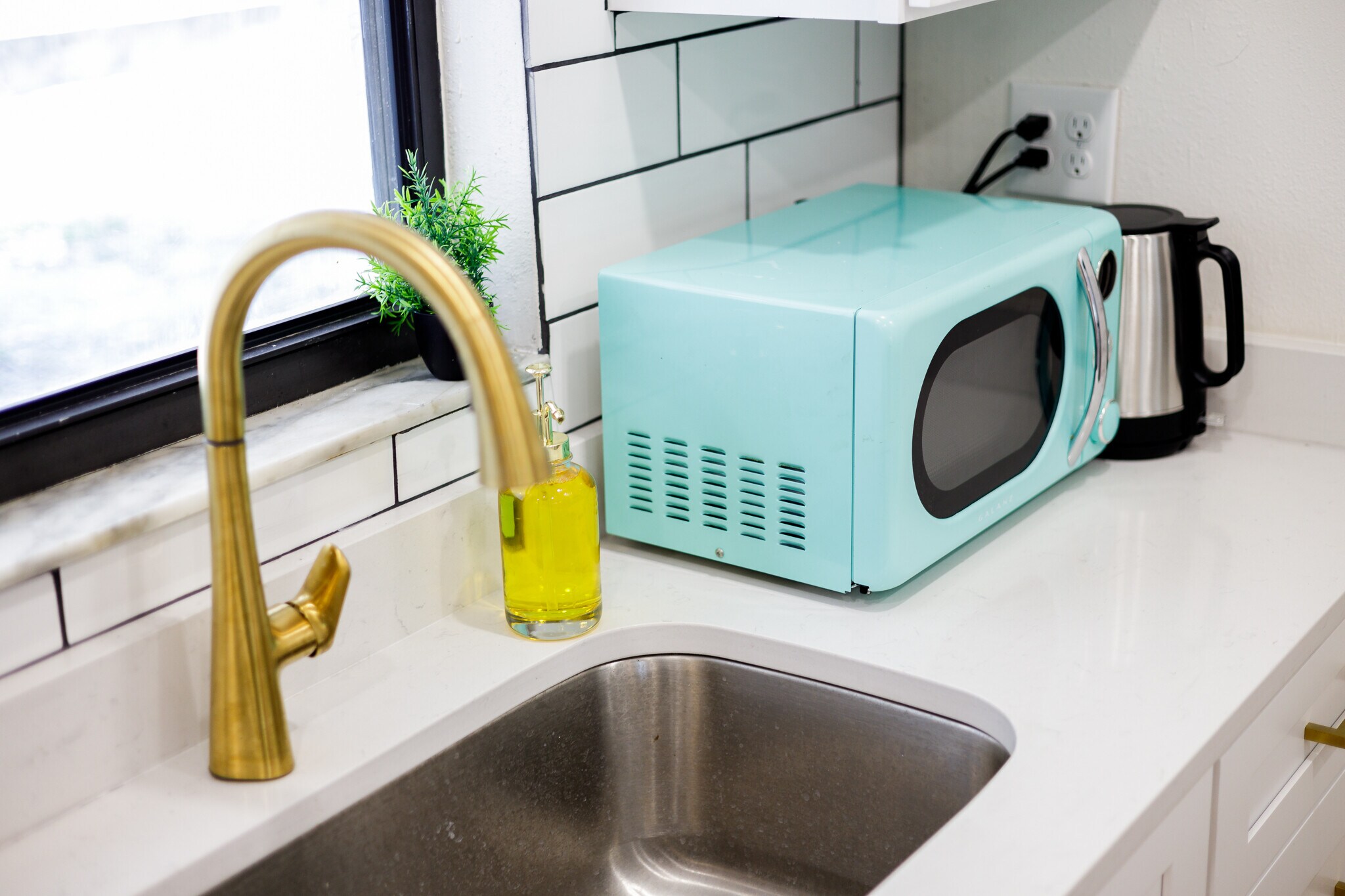 Building Photo - 4936 40th Ave N