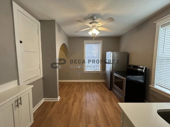 Building Photo - 6826 Waldemar Ave