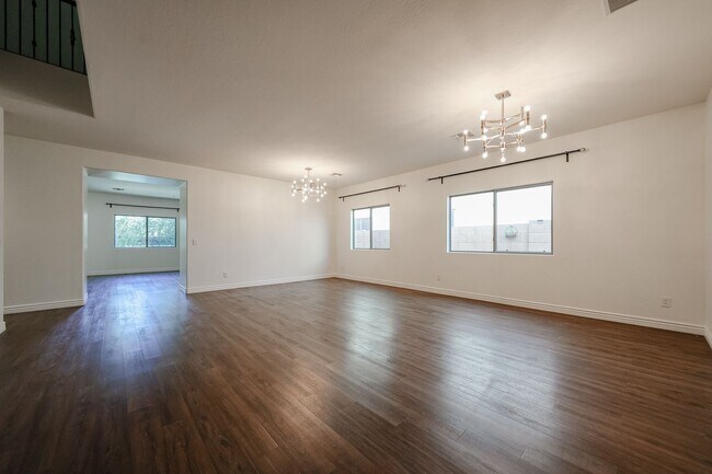Building Photo - 2744 E Donato Dr