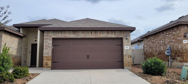 Building Photo - 3 Bed-2 Bath in New Braunfels