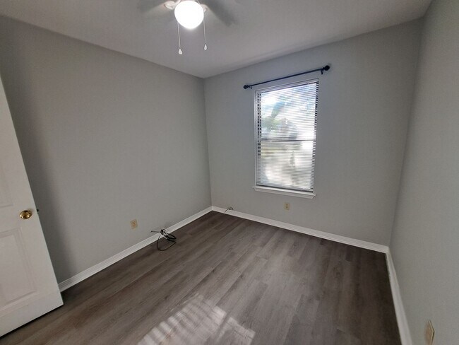 Building Photo - 6204 Forest Pines Dr