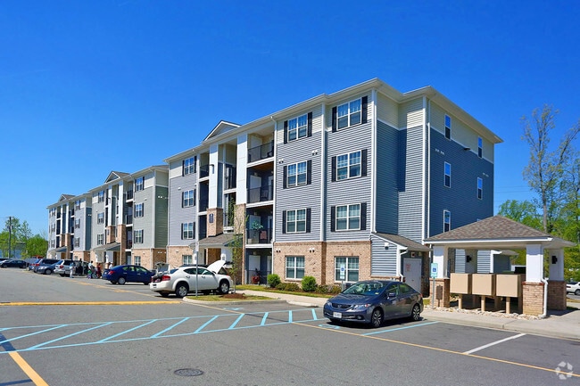 Building Photo - Catalina Crossing