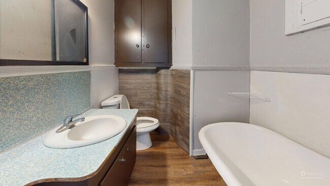 Building Photo - 1120 6th St NW