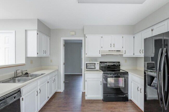 Building Photo - 8915 Castle Point Dr