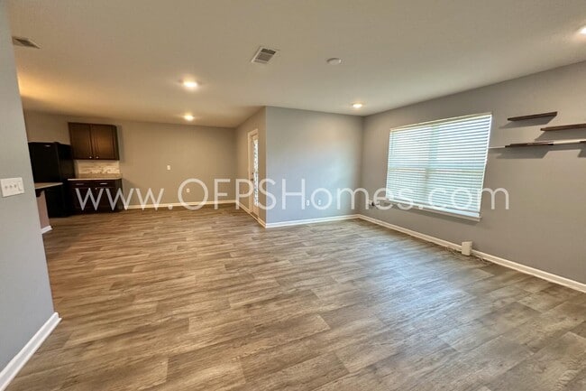 Building Photo - 812 Moorhen Wy