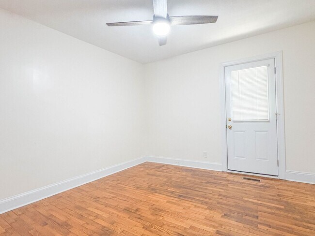 Building Photo - 946 McKimmon Rd