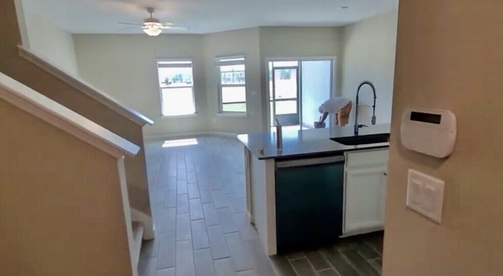 Building Photo - 10323 Alder Creek Ln