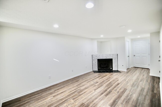 Building Photo - 8330 Bruntsfield Rd