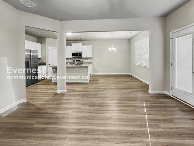 Building Photo - 1519 Persimmon Trce