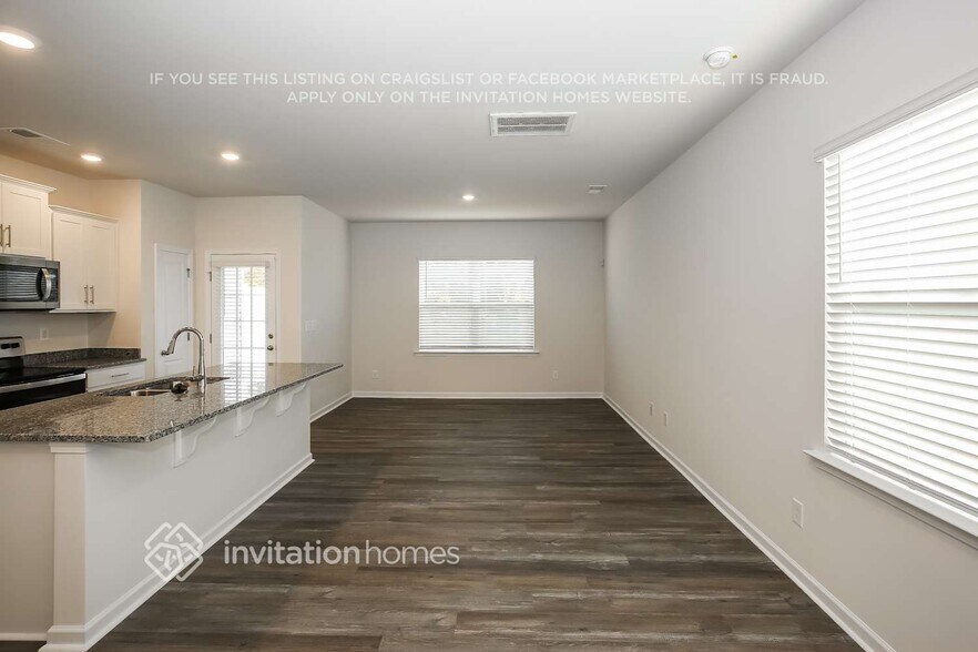 Building Photo - 11810 Brier Vlg Ln