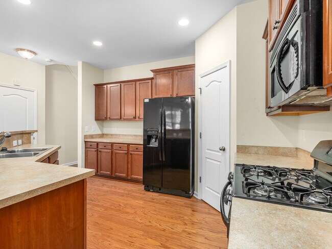 Building Photo - 533 Panorama Park Pl