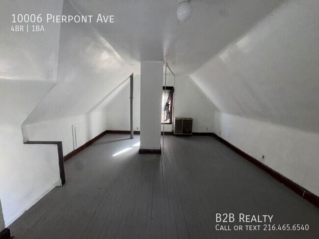 Building Photo - 10006 Pierpont Ave