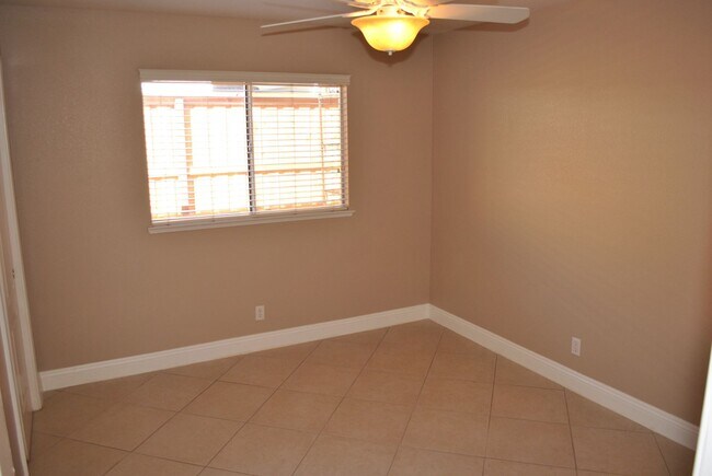 Building Photo - 4050 Tilden Dr