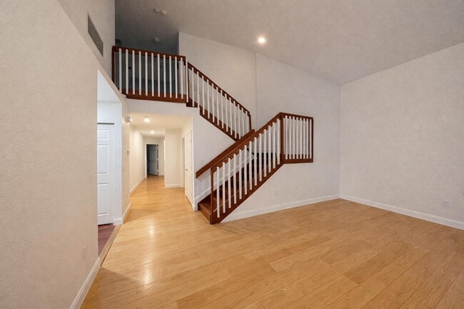 Building Photo - 2000 NW 99th Way