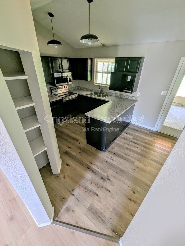 Building Photo - 2217 Wendy Way Dr