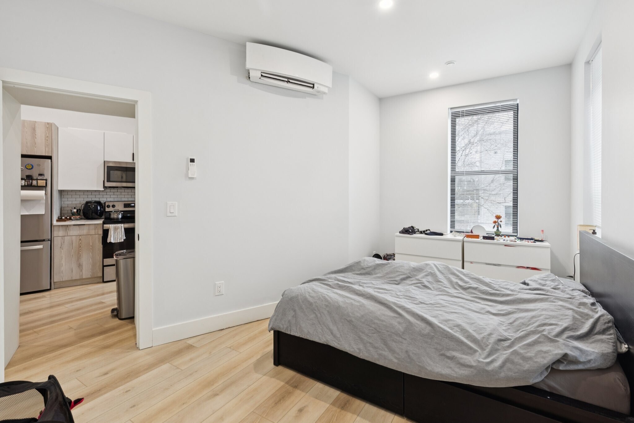 Building Photo - 3849 Lancaster Ave