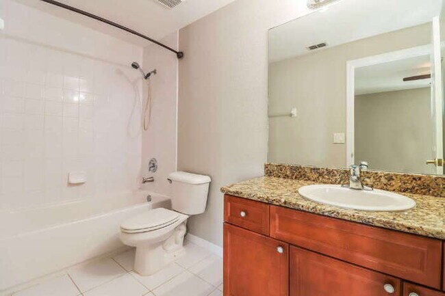 Building Photo - Tropical Dunedin Rental