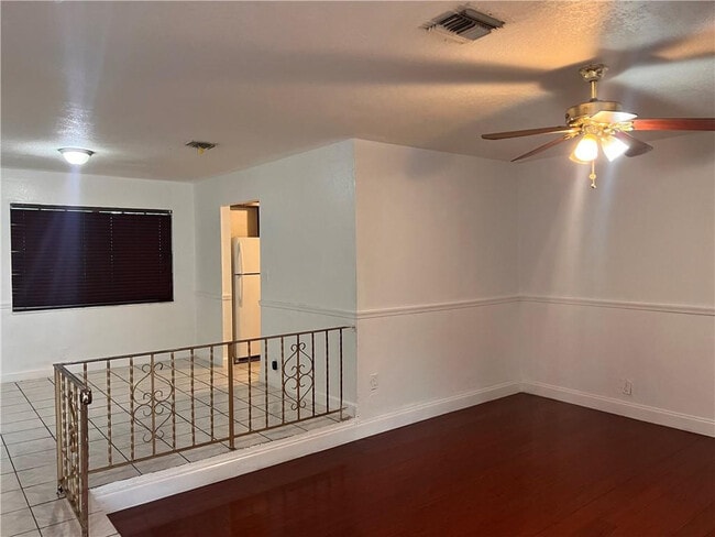 Building Photo - 5201 SW 19th St