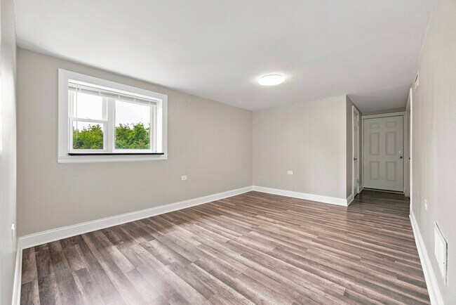 Building Photo - 4904 W Gunnison St