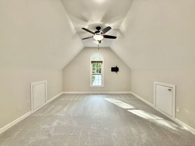 Building Photo - 9412 Springdale Dr