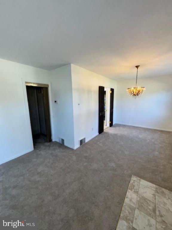Building Photo - 9 Strathaven Dr