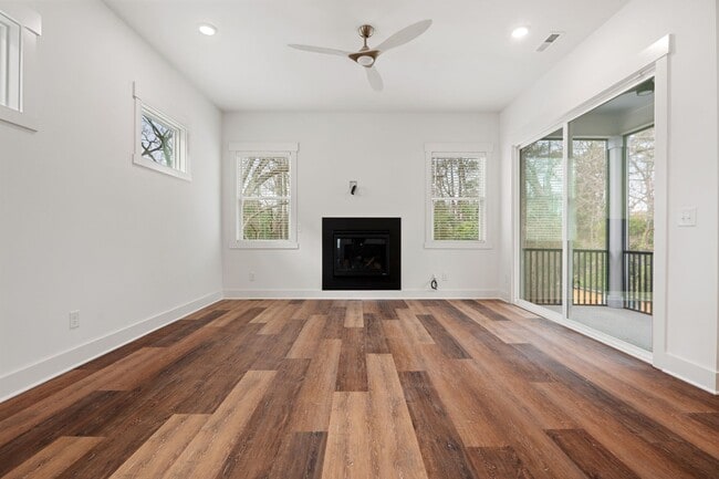 Building Photo - Modern 4-bedroom, 4-bathroom Home in Durham, NC