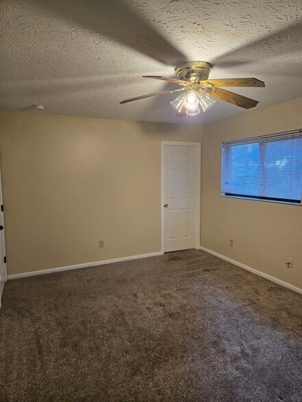 Building Photo - 3151 ROESCH BLVD