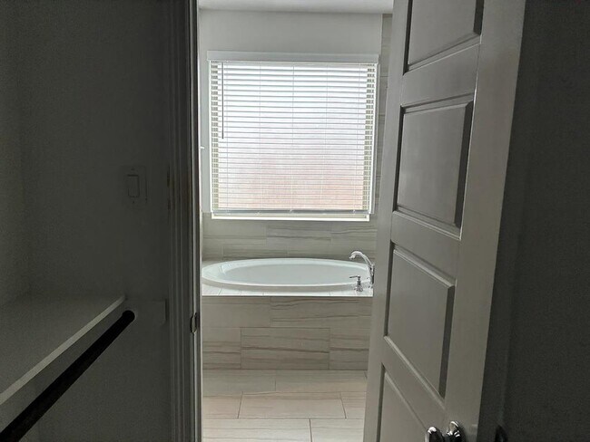 Building Photo - 4135 Chloe Ridge Ln