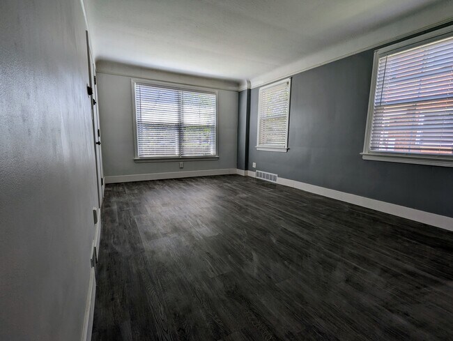 Building Photo - 4009 Washington Blvd