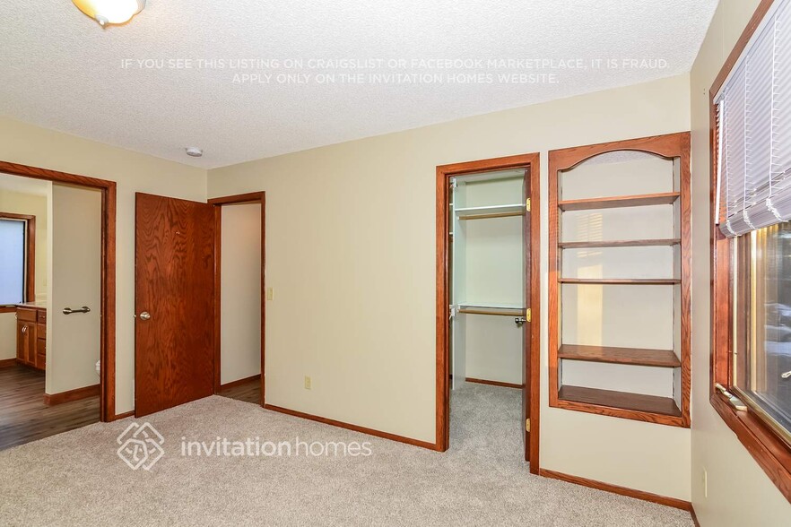 Building Photo - 8641 N Girard Ave