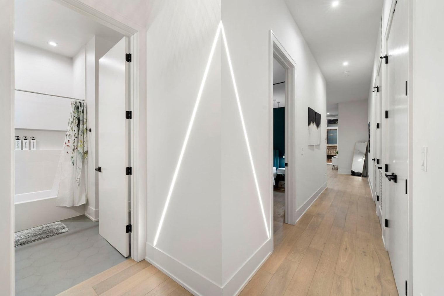 Building Photo - 318 W Grand Ave