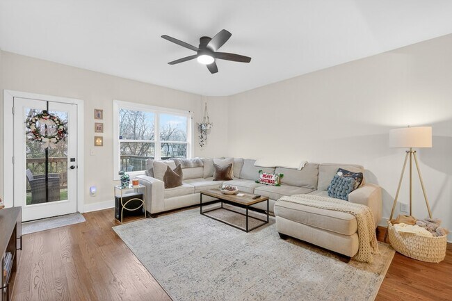 Building Photo - 4103 Main St