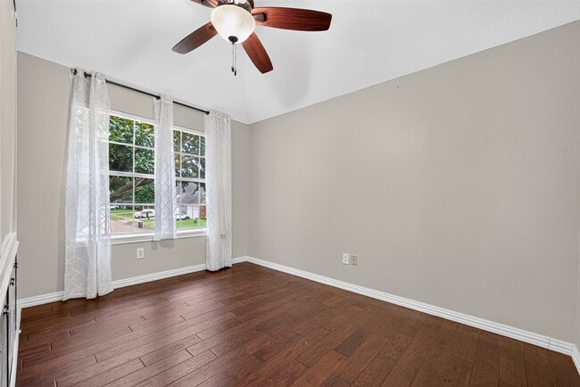 Building Photo - 6311 Drake Elm Dr
