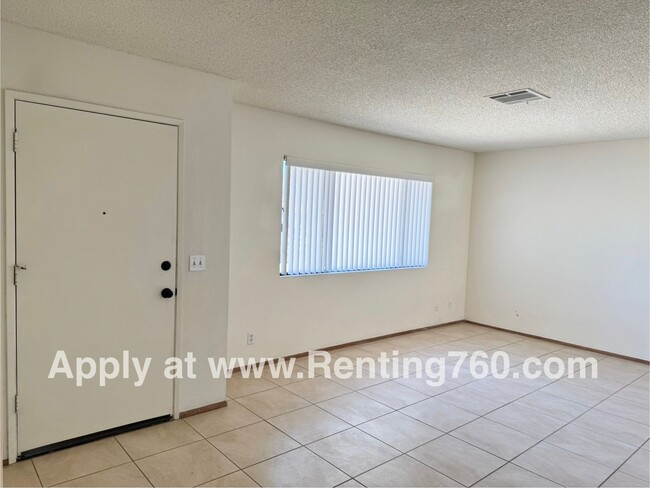 Building Photo - Beautiful and Spacious 3 Bedroom 2 Bathroo...