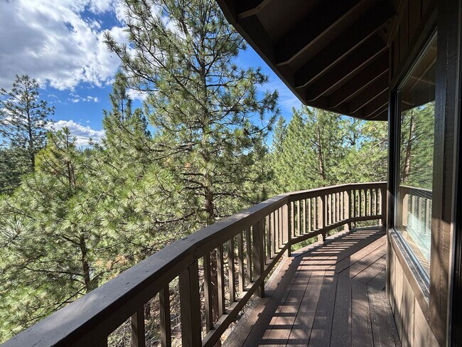 Building Photo - Stunning 3 Bed/ 2.5-Bath Home on the River...