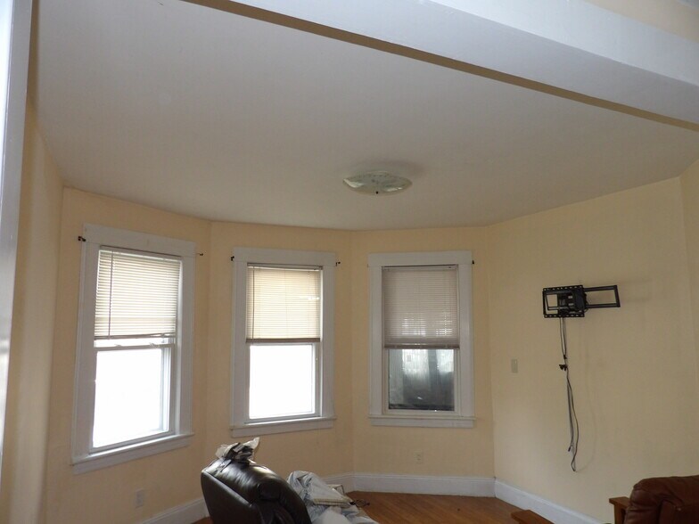 Building Photo - 112 Jackson Ave
