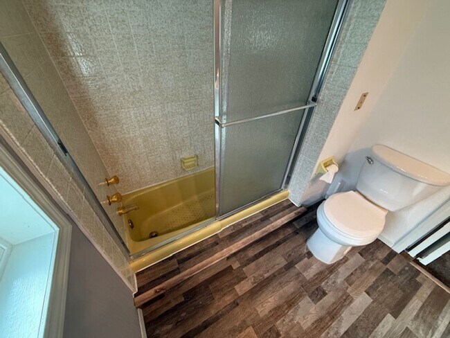 Building Photo - Spacious 3 Bedroom, 2 Bath home in Quality North Bend Neighborhood!