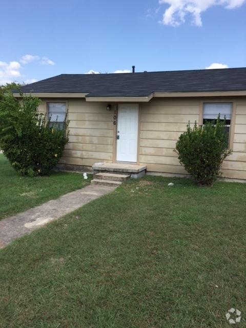 Building Photo - Nice and Cozy 2/BR 1/BA Home!