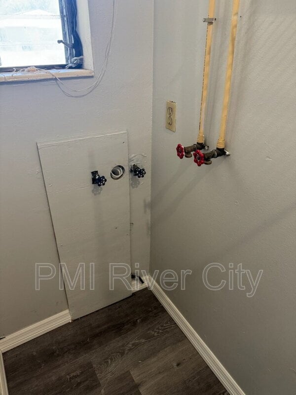 Building Photo - 8147 Bazaine Dr