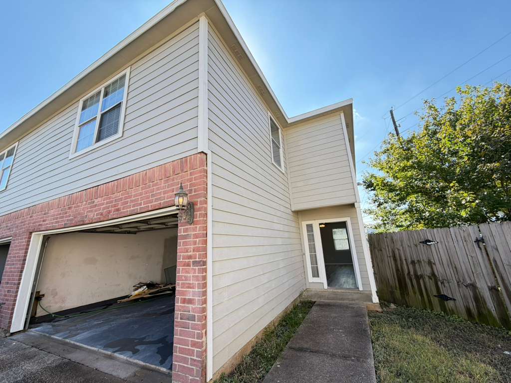 Building Photo - 6427 Waldron Dr