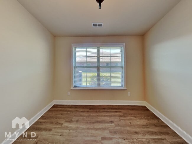 Building Photo - 601 Summer Cove Cir NW