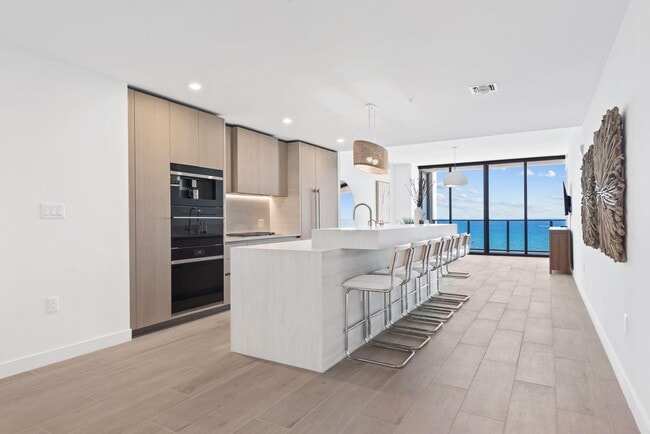 Building Photo - 900 N Ocean Blvd