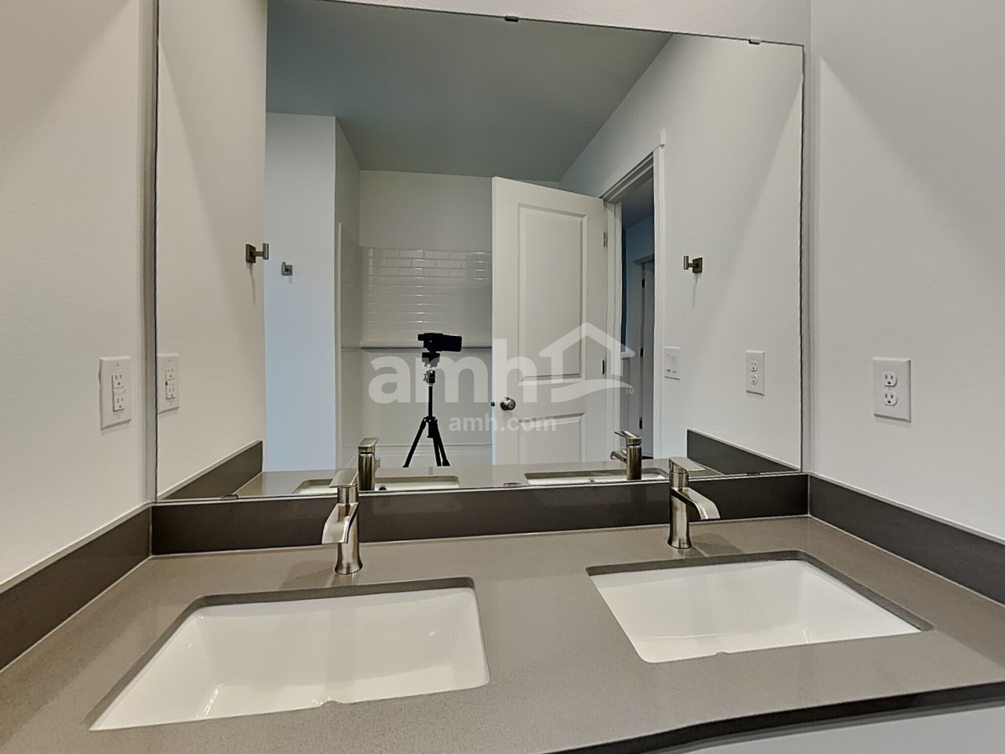 Building Photo - 5109 Turnstone St SE