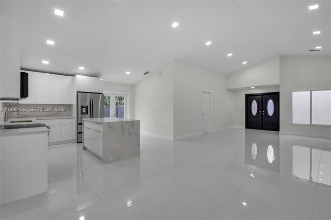 Building Photo - 803 NW 133rd Ct