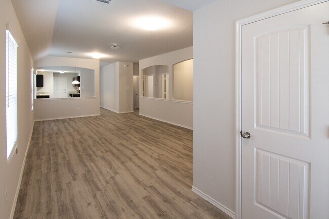 Building Photo - 6303 Austinville Dr