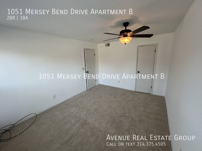 Building Photo - Move-In Ready Condo in Mehlville Schools –...