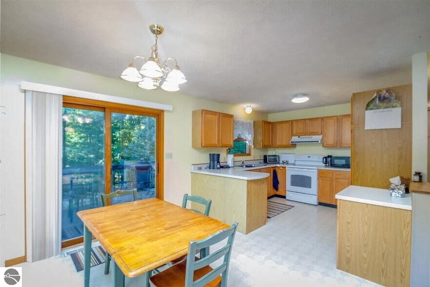 Building Photo - 4263 Eagle Crest Dr